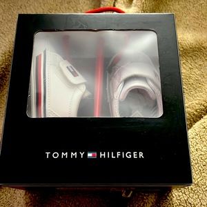Tommy Hilfiger Crib Booties 💙❤️🤍